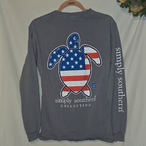 Simply Southern Small Gray Shirt with Patriotic Turtle And Long Sleeves
